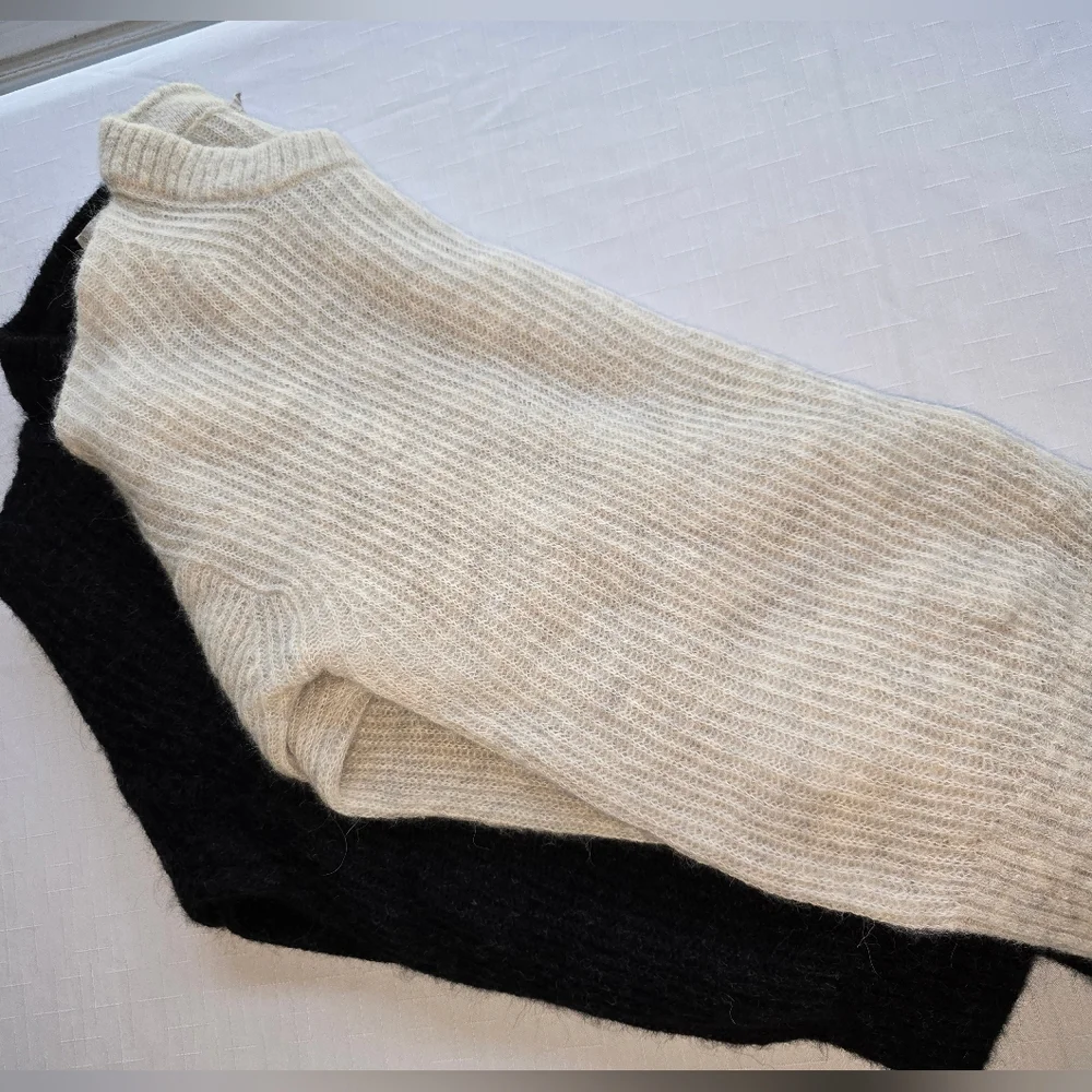 Everlane Charcoal Crew and Ivory Crew Sweaters ScandiMinimal Softgirl Light Wt - Picture 3 of 11